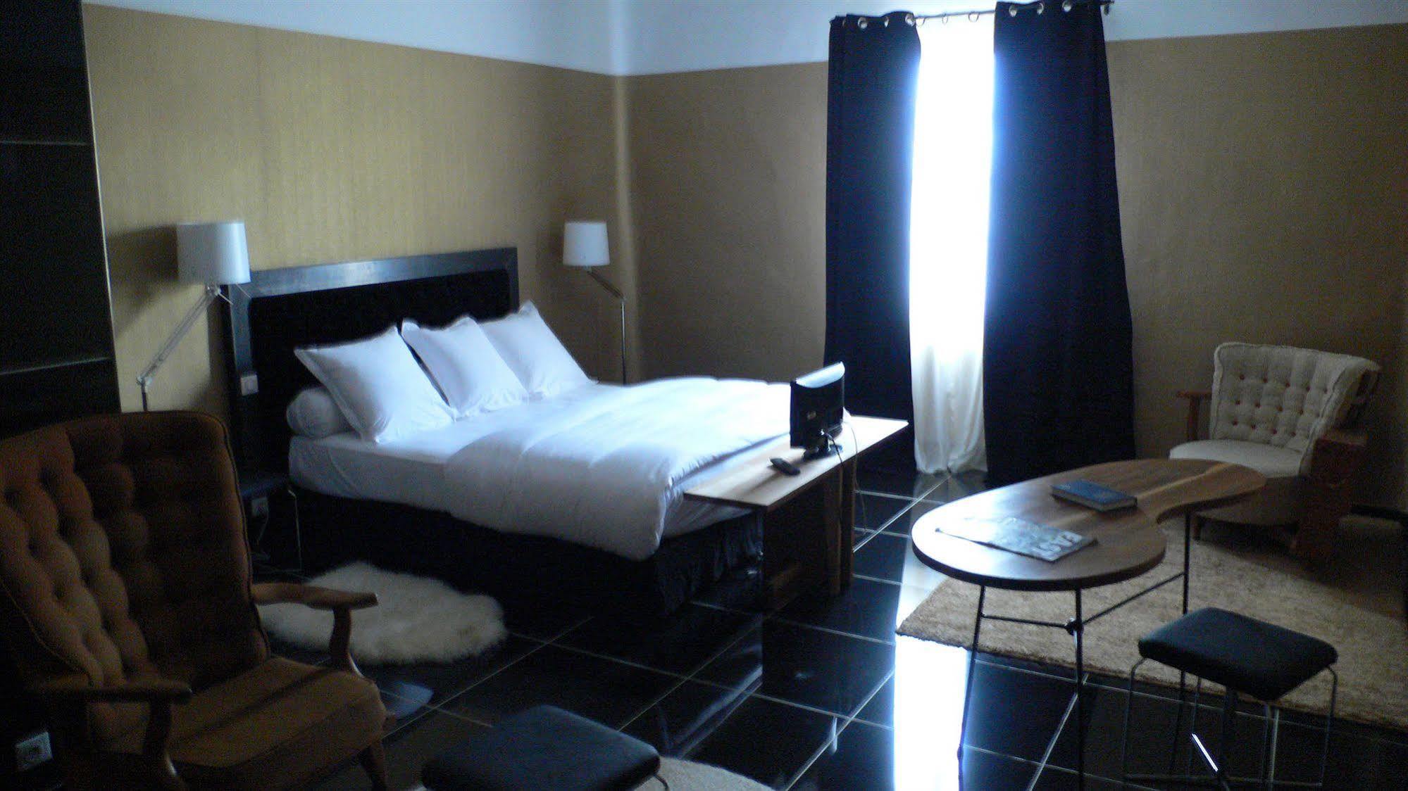 Hotel Saint Trophime Arles Buitenkant foto